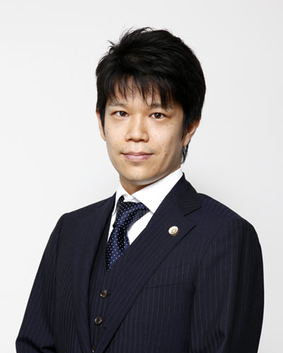 �y�i����